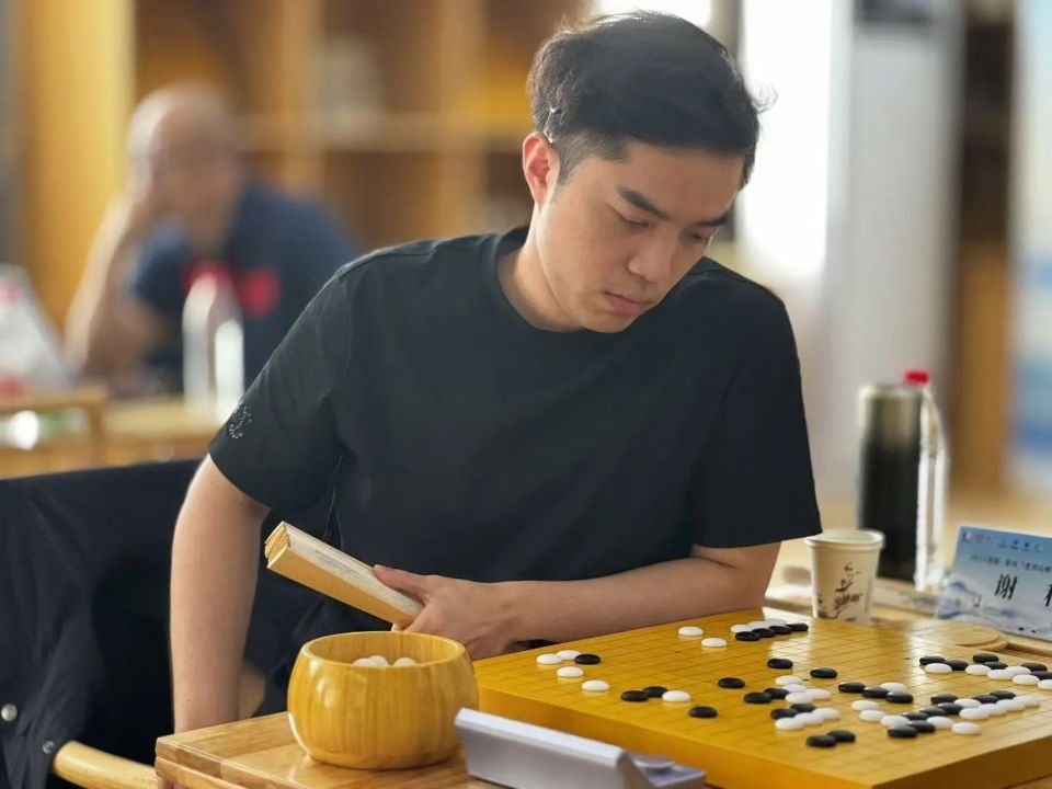 两位, 的硬气功着
