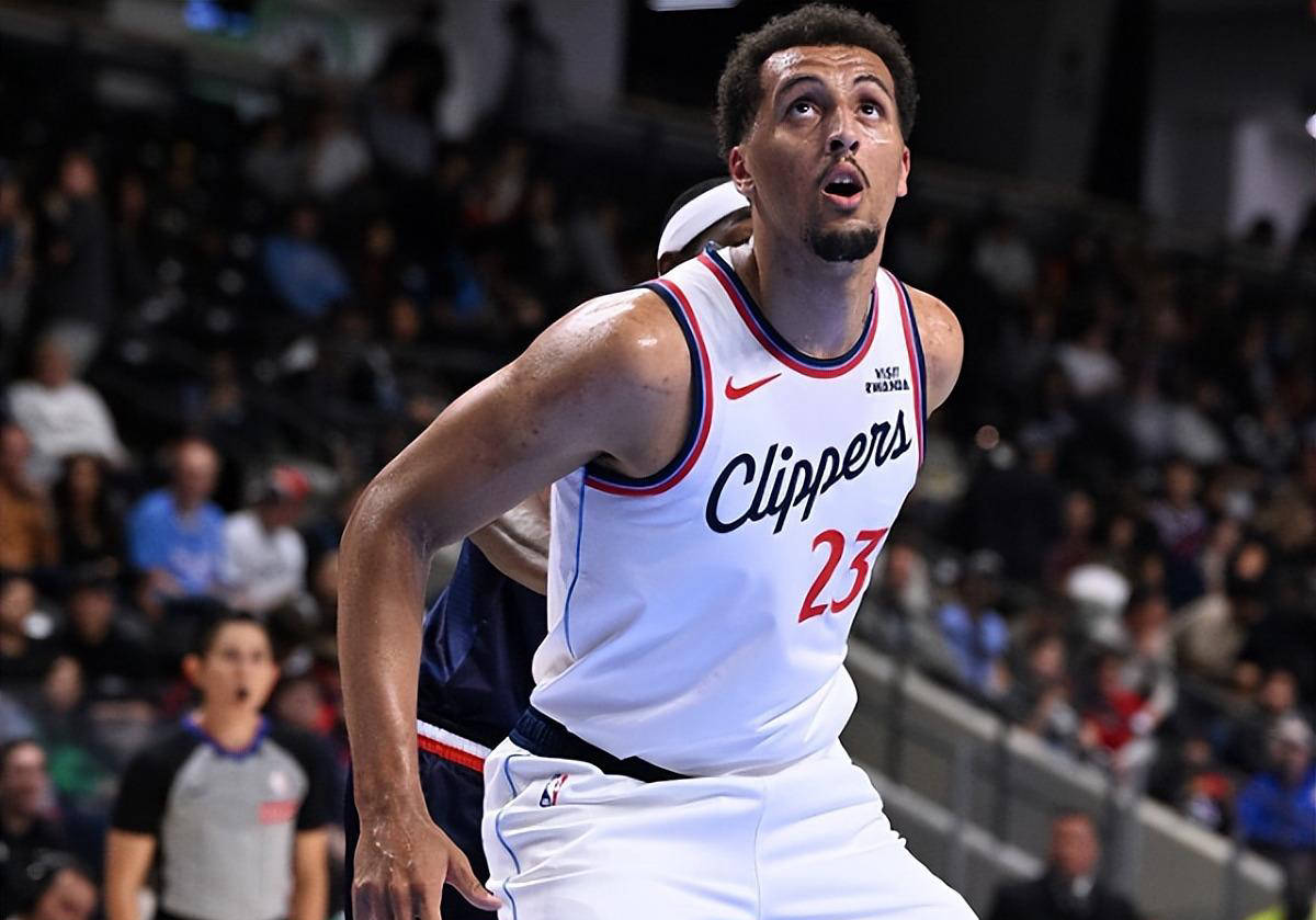 盖帽, 替补锋线新, 鲍德温以双